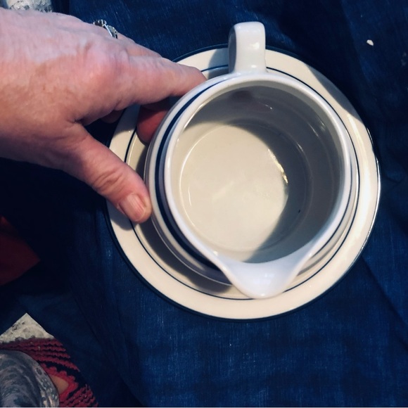 Vintage Elegance II Collection stoneware gravy boat - Picture 3 of 7